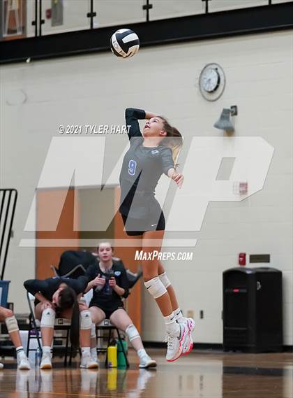 Thumbnail 3 in Hamilton Southeastern @ Avon photogallery.