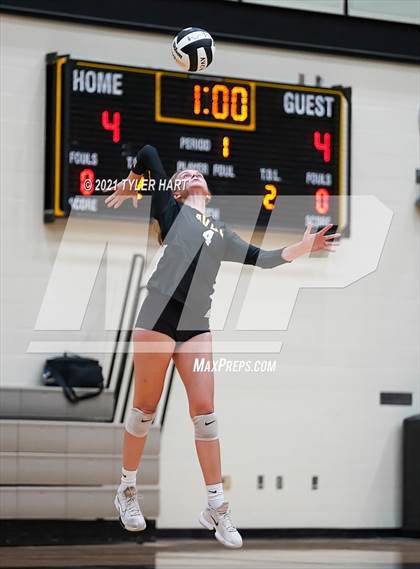 Thumbnail 3 in Hamilton Southeastern @ Avon photogallery.