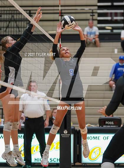 Thumbnail 3 in Hamilton Southeastern @ Avon photogallery.