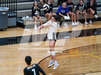 Thumbnail 3 in Hamilton Southeastern @ Avon photogallery.
