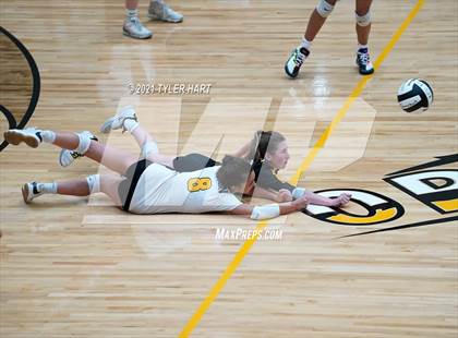 Thumbnail 3 in Hamilton Southeastern @ Avon photogallery.
