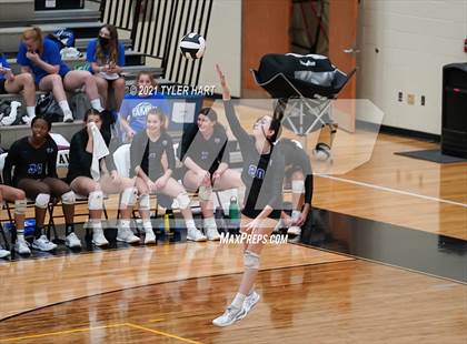 Thumbnail 2 in Hamilton Southeastern @ Avon photogallery.
