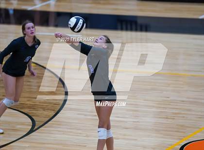 Thumbnail 3 in Hamilton Southeastern @ Avon photogallery.