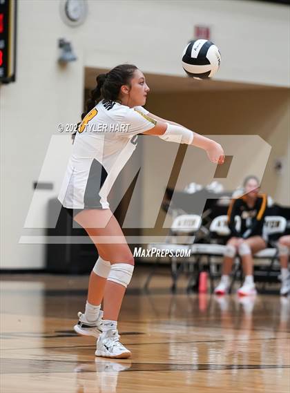 Thumbnail 3 in Hamilton Southeastern @ Avon photogallery.