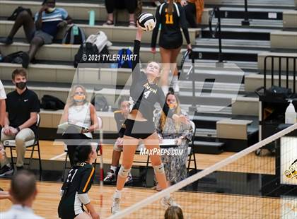 Thumbnail 3 in Hamilton Southeastern @ Avon photogallery.
