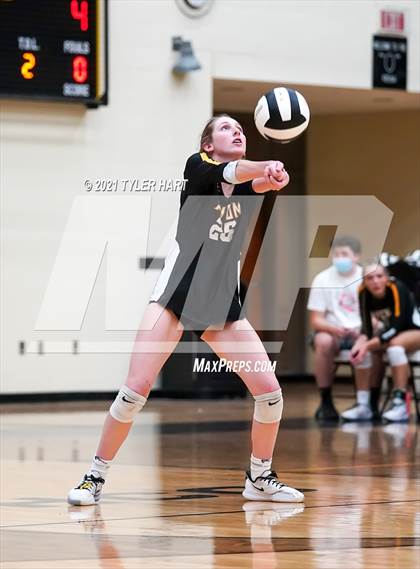 Thumbnail 2 in Hamilton Southeastern @ Avon photogallery.