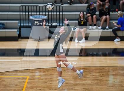 Thumbnail 3 in Hamilton Southeastern @ Avon photogallery.