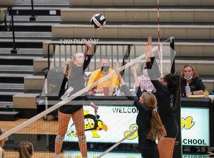 Thumbnail 3 in Hamilton Southeastern @ Avon photogallery.