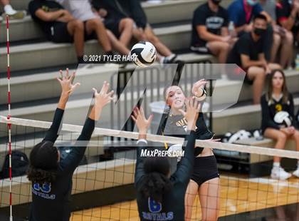 Thumbnail 3 in Hamilton Southeastern @ Avon photogallery.