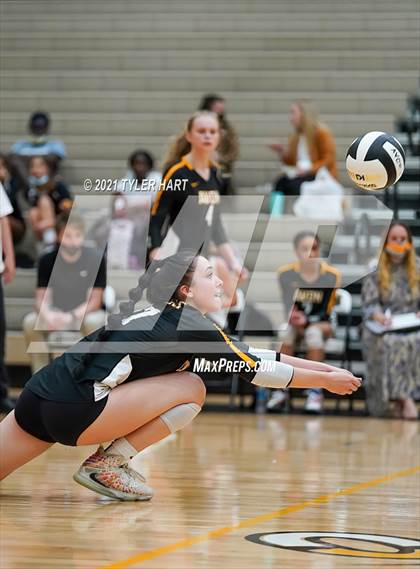 Thumbnail 1 in Hamilton Southeastern @ Avon photogallery.