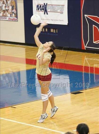 Thumbnail 1 in Keller Central vs Friendswood (Nike Volleyball Classic) photogallery.