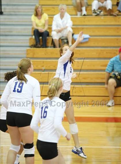 Thumbnail 1 in Keller Central vs Friendswood (Nike Volleyball Classic) photogallery.