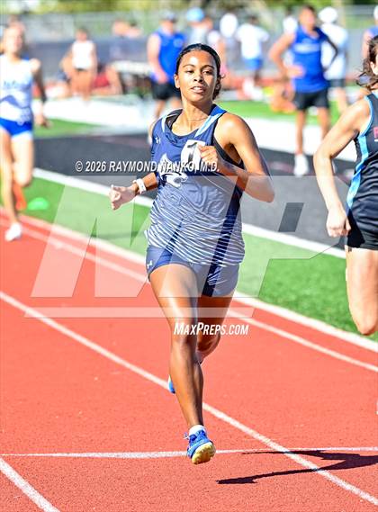 Thumbnail 1 in Pirate Booty Invitational (800 Meter) photogallery.