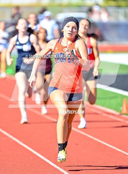 Thumbnail 1 in Pirate Booty Invitational (800 Meter) photogallery.