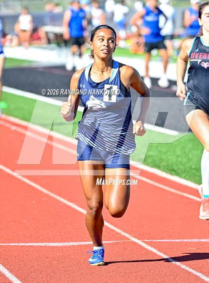 Thumbnail 2 in Pirate Booty Invitational (800 Meter) photogallery.