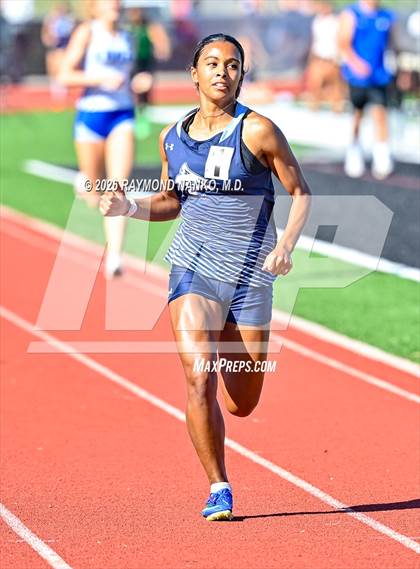 Thumbnail 2 in Pirate Booty Invitational (800 Meter) photogallery.