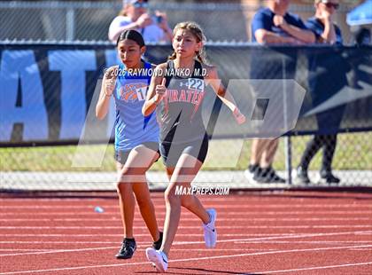 Thumbnail 1 in Pirate Booty Invitational (800 Meter) photogallery.