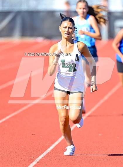 Thumbnail 1 in Pirate Booty Invitational (800 Meter) photogallery.