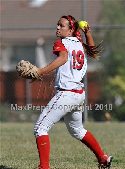 Thumbnail 2 in Lakewood vs Warren (Kiwanis Showtime Tournament) photogallery.