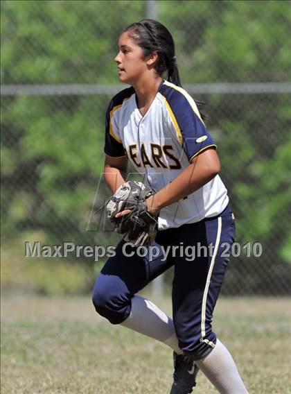 Thumbnail 2 in Lakewood vs Warren (Kiwanis Showtime Tournament) photogallery.
