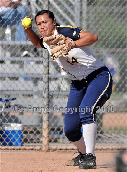Thumbnail 2 in Lakewood vs Warren (Kiwanis Showtime Tournament) photogallery.