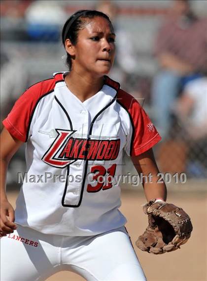 Thumbnail 2 in Lakewood vs Warren (Kiwanis Showtime Tournament) photogallery.