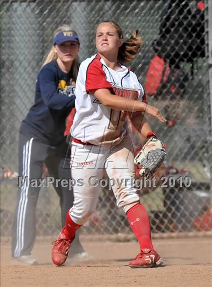 Thumbnail 2 in Lakewood vs Warren (Kiwanis Showtime Tournament) photogallery.
