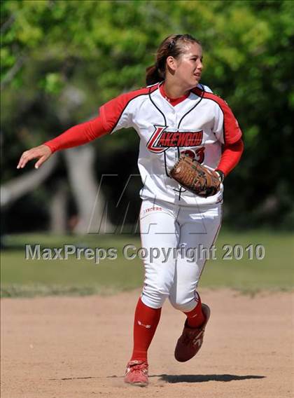 Thumbnail 2 in Lakewood vs Warren (Kiwanis Showtime Tournament) photogallery.