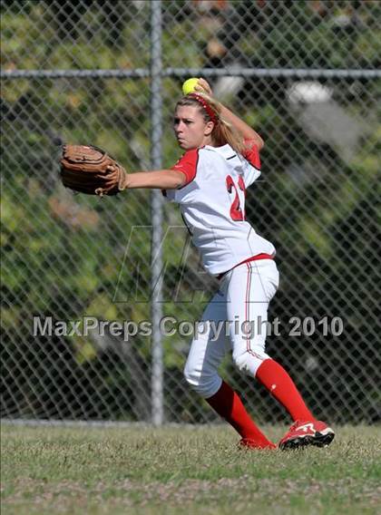 Thumbnail 1 in Lakewood vs Warren (Kiwanis Showtime Tournament) photogallery.