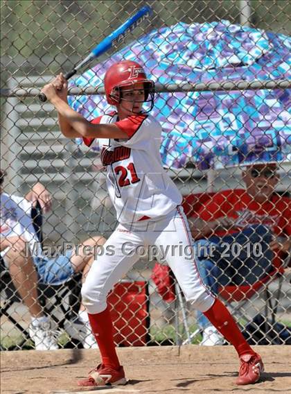 Thumbnail 1 in Lakewood vs Warren (Kiwanis Showtime Tournament) photogallery.