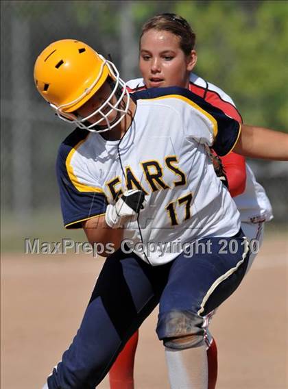 Thumbnail 3 in Lakewood vs Warren (Kiwanis Showtime Tournament) photogallery.