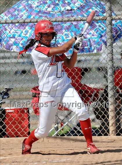 Thumbnail 2 in Lakewood vs Warren (Kiwanis Showtime Tournament) photogallery.