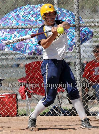 Thumbnail 2 in Lakewood vs Warren (Kiwanis Showtime Tournament) photogallery.