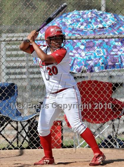 Thumbnail 2 in Lakewood vs Warren (Kiwanis Showtime Tournament) photogallery.
