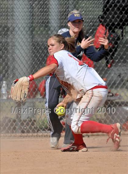 Thumbnail 3 in Lakewood vs Warren (Kiwanis Showtime Tournament) photogallery.
