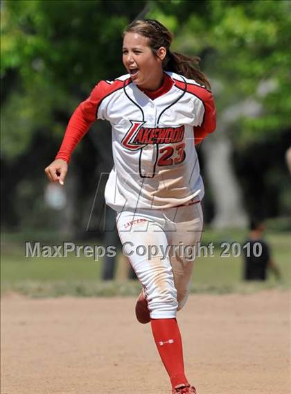 Thumbnail 3 in Lakewood vs Warren (Kiwanis Showtime Tournament) photogallery.