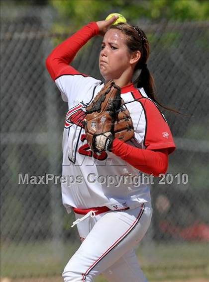 Thumbnail 2 in Lakewood vs Warren (Kiwanis Showtime Tournament) photogallery.
