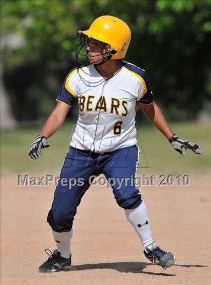 Thumbnail 1 in Lakewood vs Warren (Kiwanis Showtime Tournament) photogallery.