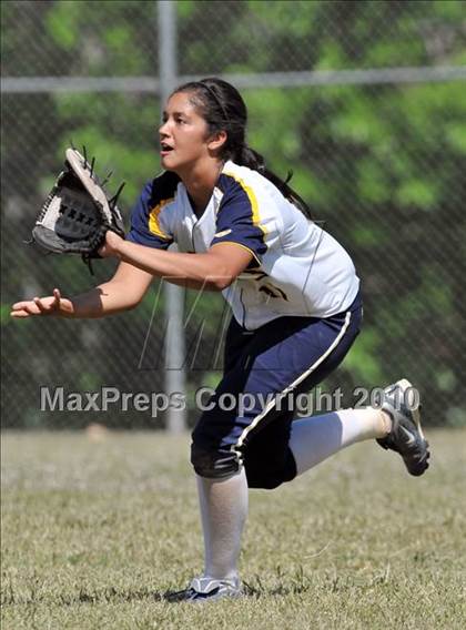 Thumbnail 1 in Lakewood vs Warren (Kiwanis Showtime Tournament) photogallery.
