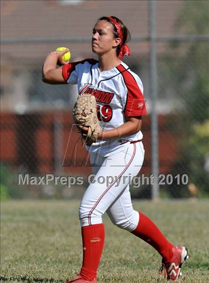 Thumbnail 3 in Lakewood vs Warren (Kiwanis Showtime Tournament) photogallery.