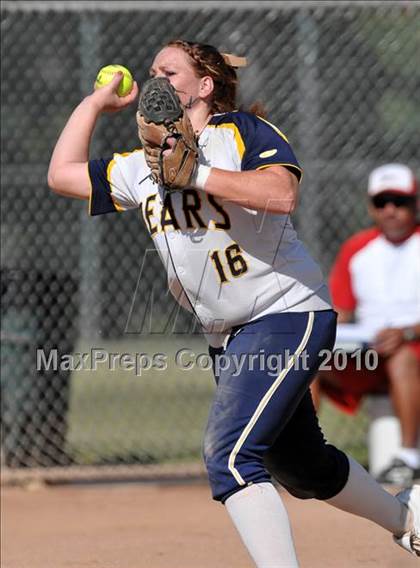 Thumbnail 3 in Lakewood vs Warren (Kiwanis Showtime Tournament) photogallery.