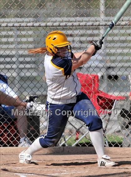 Thumbnail 3 in Lakewood vs Warren (Kiwanis Showtime Tournament) photogallery.