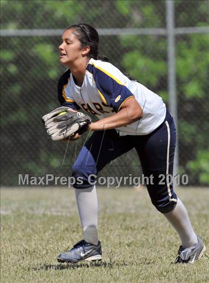 Thumbnail 2 in Lakewood vs Warren (Kiwanis Showtime Tournament) photogallery.