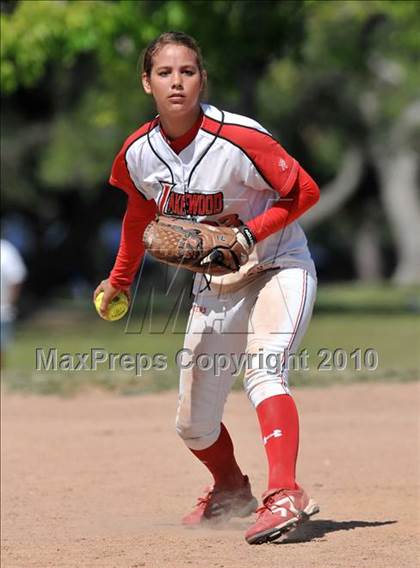 Thumbnail 2 in Lakewood vs Warren (Kiwanis Showtime Tournament) photogallery.