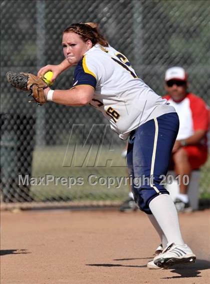 Thumbnail 2 in Lakewood vs Warren (Kiwanis Showtime Tournament) photogallery.