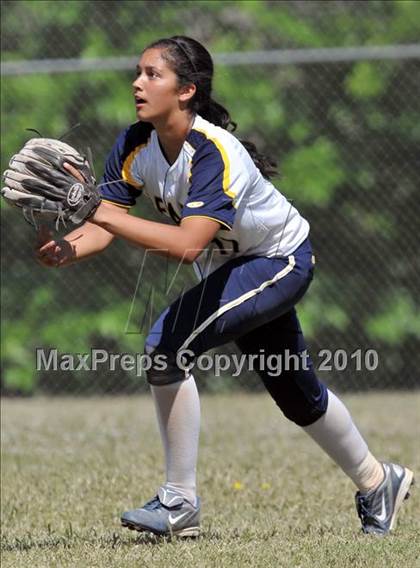 Thumbnail 3 in Lakewood vs Warren (Kiwanis Showtime Tournament) photogallery.