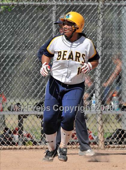 Thumbnail 2 in Lakewood vs Warren (Kiwanis Showtime Tournament) photogallery.