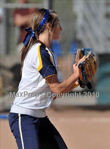 Thumbnail 3 in Lakewood vs Warren (Kiwanis Showtime Tournament) photogallery.