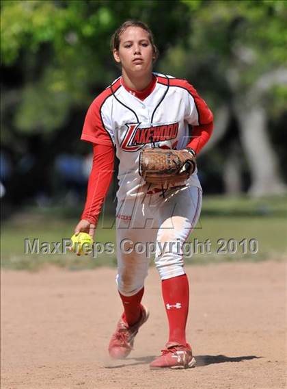 Thumbnail 3 in Lakewood vs Warren (Kiwanis Showtime Tournament) photogallery.
