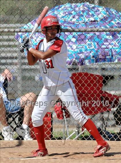 Thumbnail 2 in Lakewood vs Warren (Kiwanis Showtime Tournament) photogallery.